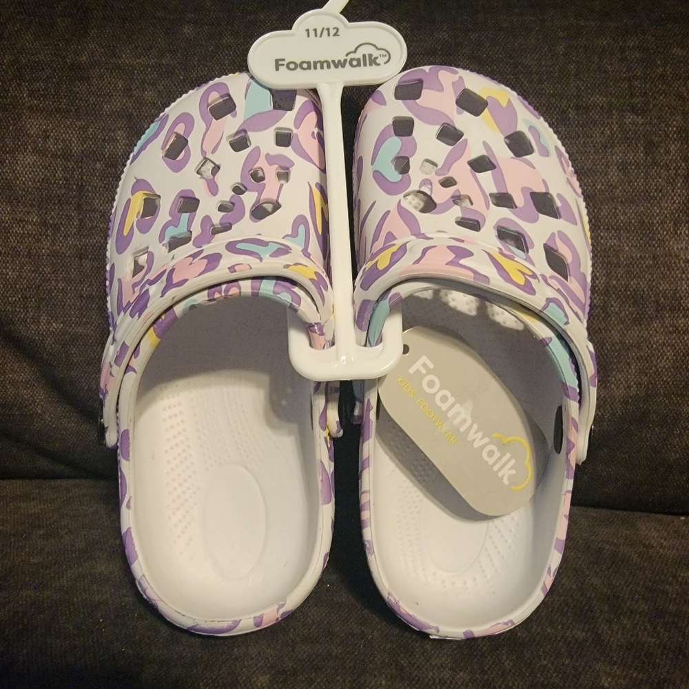 Girls slip on clogs